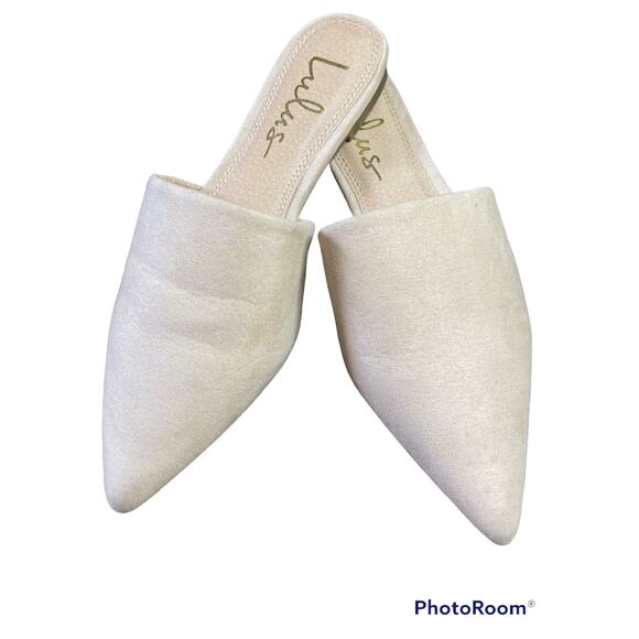 Lulu's White Cream Faux Suede Chic Pointed Toe Slides Slip Ons Mules  Size 5.5 - Picture 1 of 4